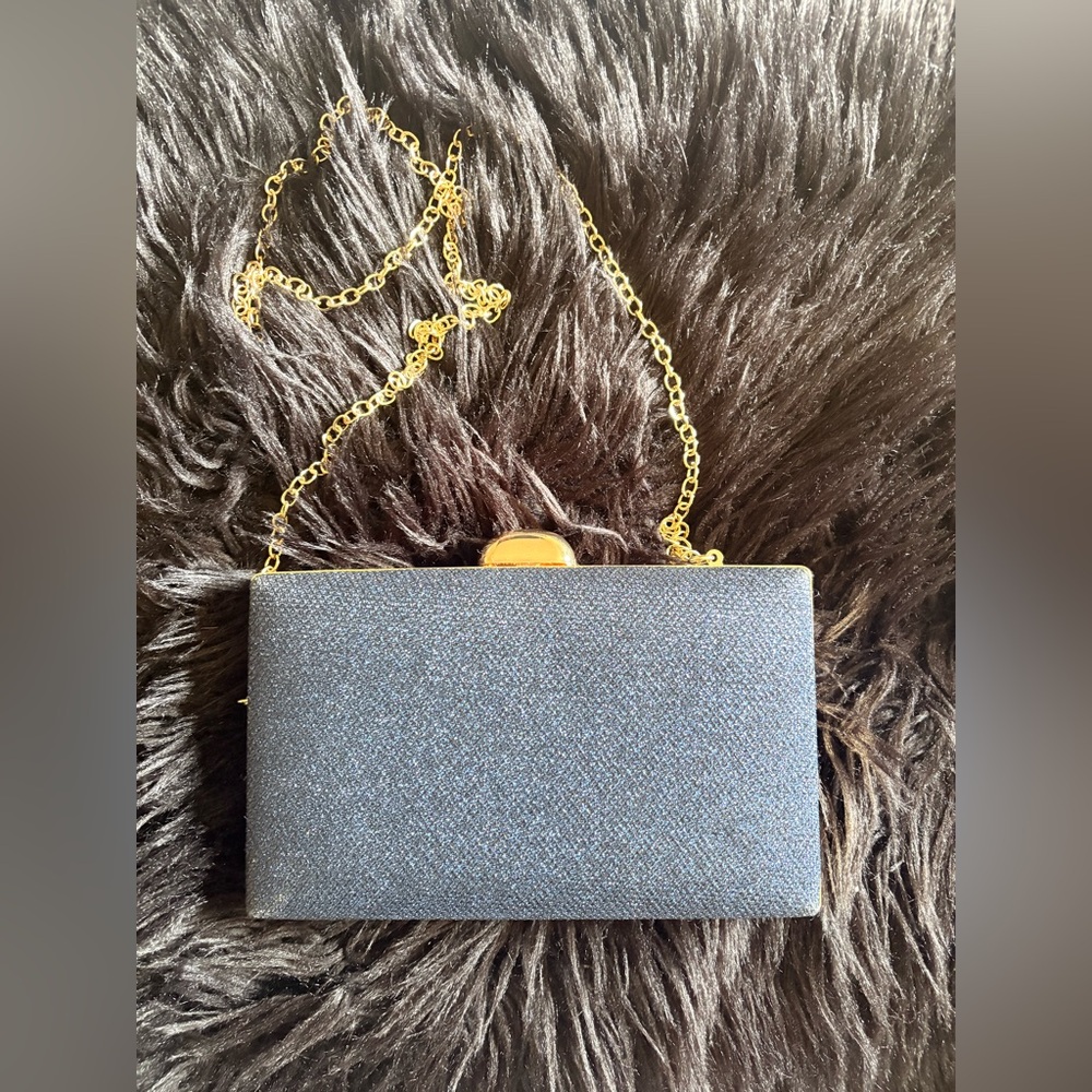 Chic EUC Women's Sparkling Blue Diamond Clutch with Long Gold Chain & Accents